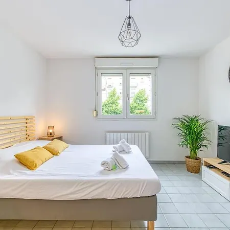 Appartement Moderne Et Cosy à 700m De La Gare